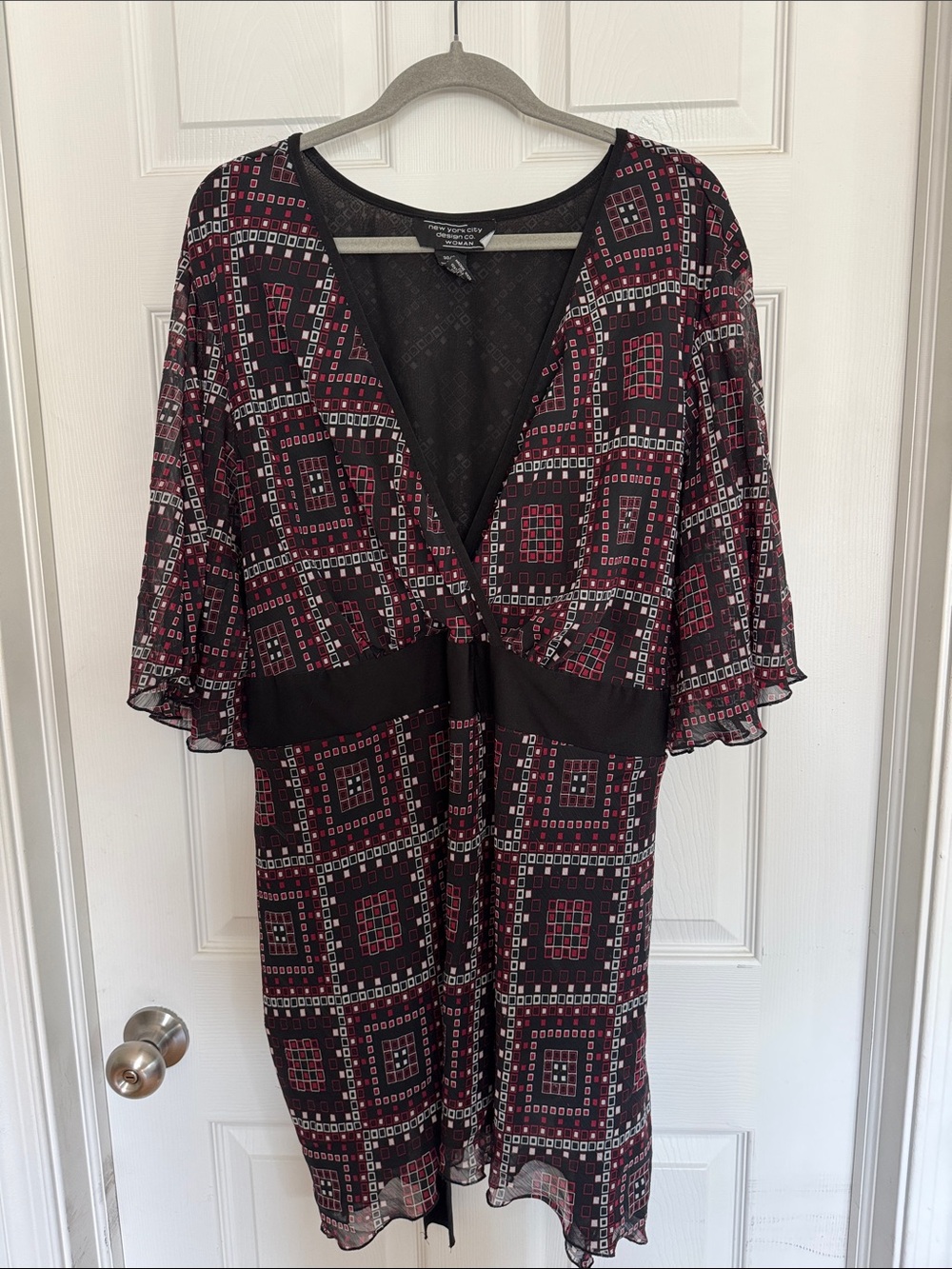 Women's Black and Burgundy Geometric Dress
